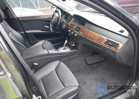 2010 BMW 535 Xi z USA, uszkodzony, nr VIN WBANV9C58AC138434